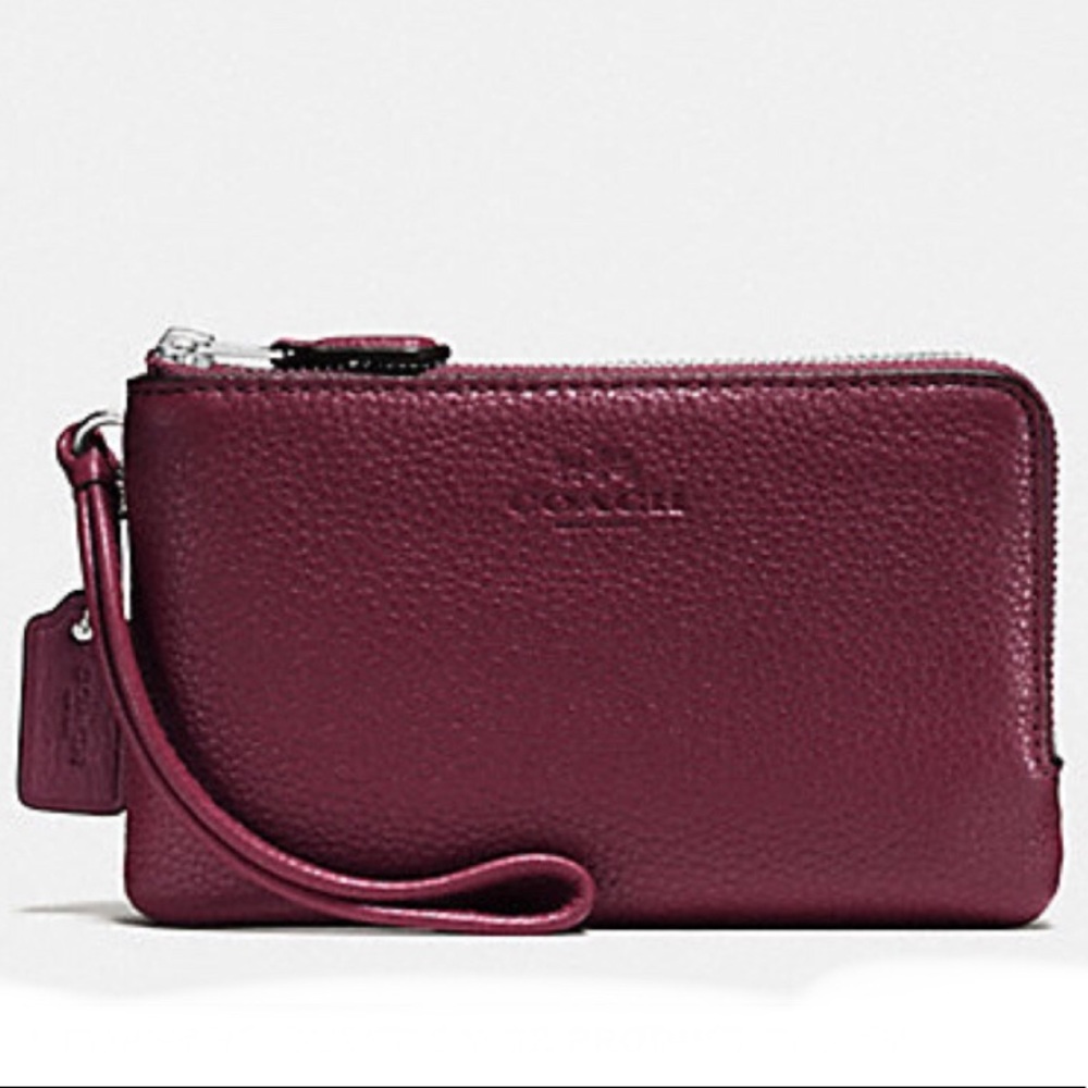 COACH DOUBLE CORNER ZIP WRISTLET IN PEBBLE LEATHER